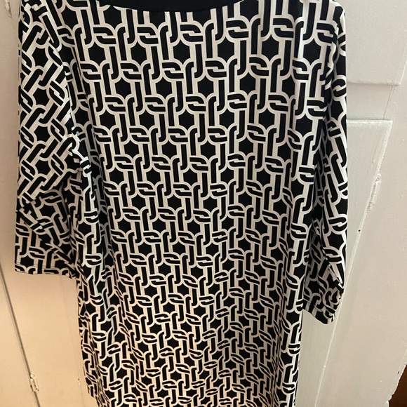 Women’s swimsuit coverup - Picture 3 of 3